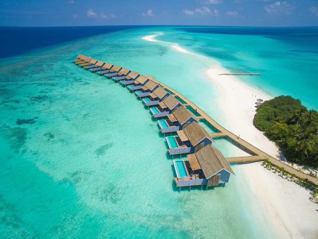 Почивка на Малдивите в Hotel Kuramathi Maldives 4*