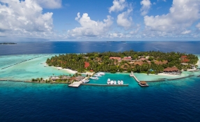 Кой е първият хотел на Малдивите? 